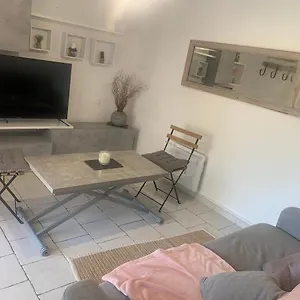 Charmante Maison Avec Piscine Appartement